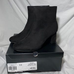 Torrid 11 w black square toe block heel bootie